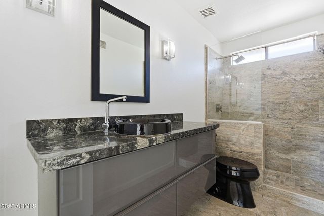 10587 E PALOMINO Road, Scottsdale, AZ 85258