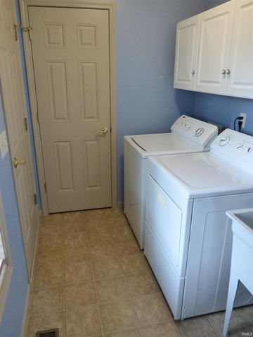 6433 Armstrong Drive, South Bend, IN 46614