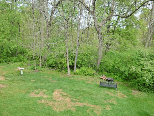 6433 Armstrong Drive, South Bend, IN 46614