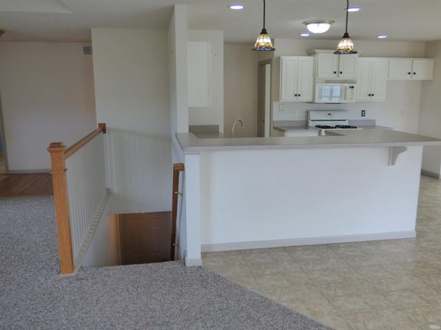 6433 Armstrong Drive, South Bend, IN 46614