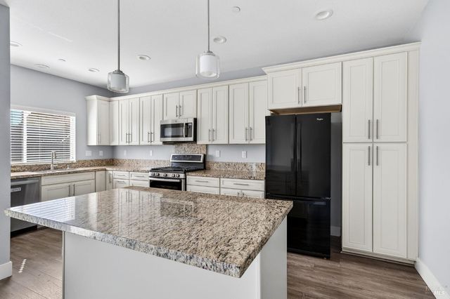 1932 Camino Del Prado, Santa Rosa, CA 95403