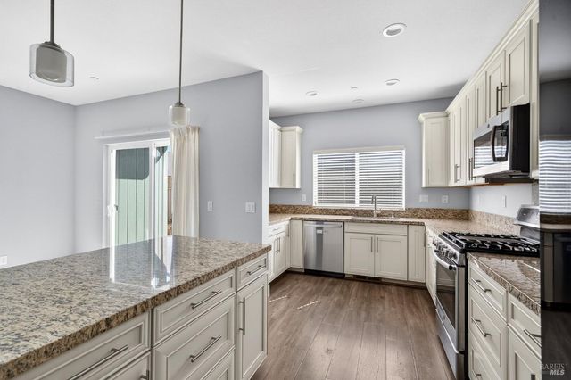 1932 Camino Del Prado, Santa Rosa, CA 95403