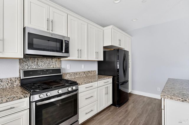 1932 Camino Del Prado, Santa Rosa, CA 95403