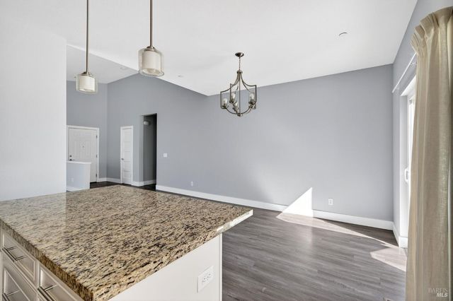 1932 Camino Del Prado, Santa Rosa, CA 95403