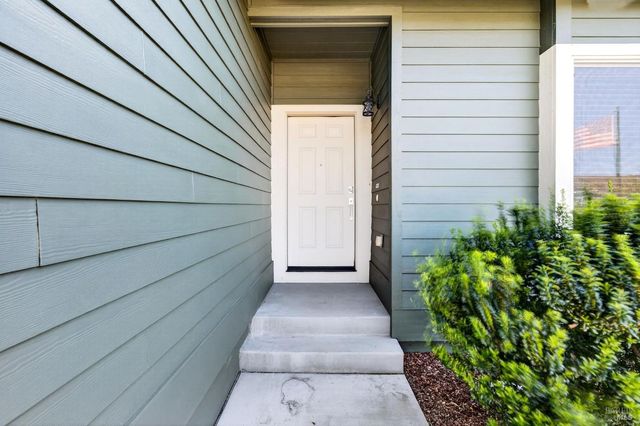 1932 Camino Del Prado, Santa Rosa, CA 95403