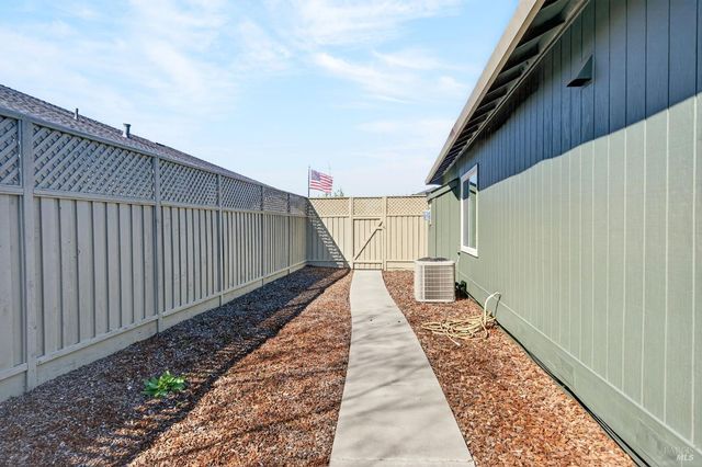 1932 Camino Del Prado, Santa Rosa, CA 95403