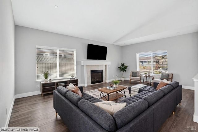 1932 Camino Del Prado, Santa Rosa, CA 95403