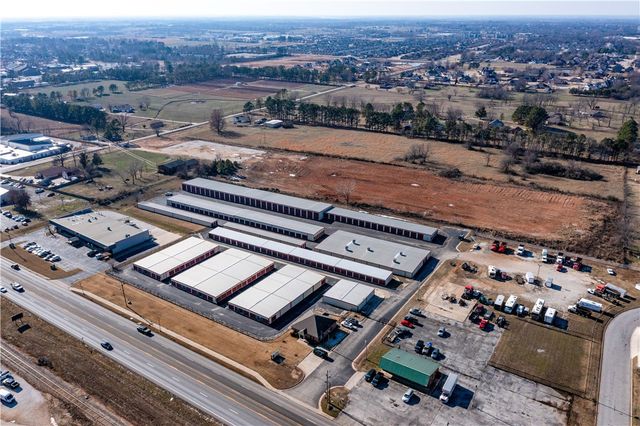 961 W Laurel Avenue, Rogers, AR 72758