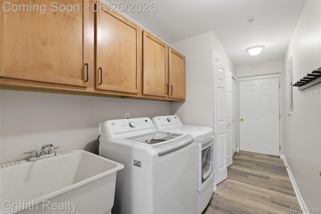4271 Deeside Drive, Brighton, MI 48116
