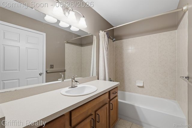 4271 Deeside Drive, Brighton, MI 48116
