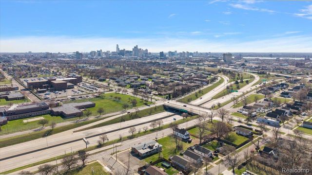 3565 W Jeffries Freeway, Detroit, MI 48208