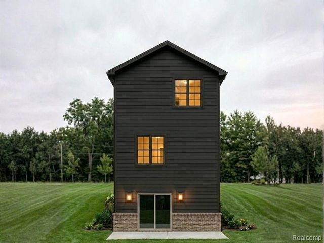 3565 W Jeffries Freeway, Detroit, MI 48208