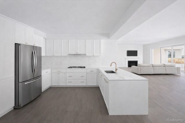 3565 W Jeffries Freeway, Detroit, MI 48208