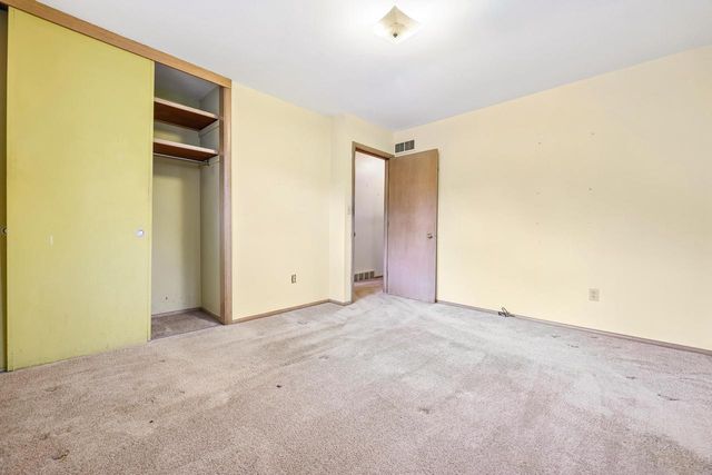 810 Summit AVENUE, Waukesha, WI 53188