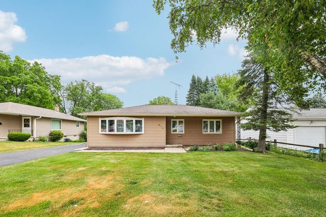 810 Summit AVENUE, Waukesha, WI 53188