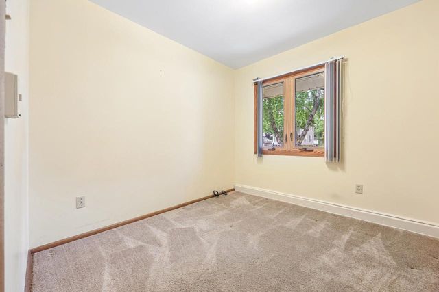 810 Summit AVENUE, Waukesha, WI 53188