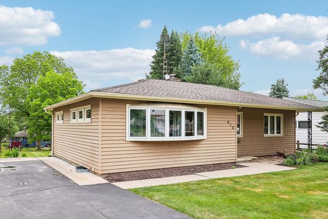 810 Summit AVENUE, Waukesha, WI 53188