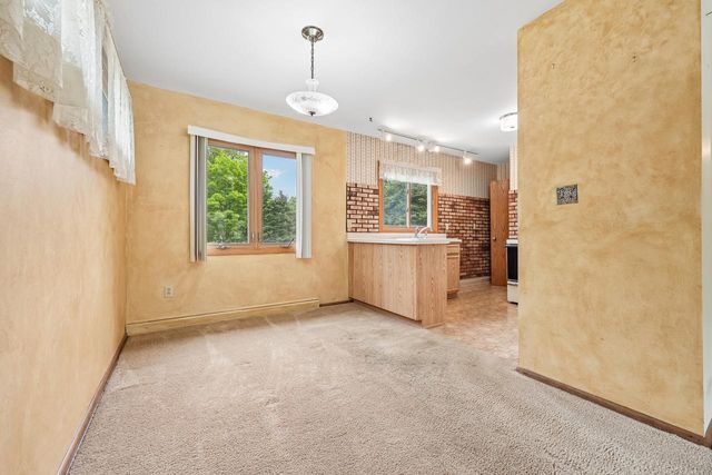 810 Summit AVENUE, Waukesha, WI 53188