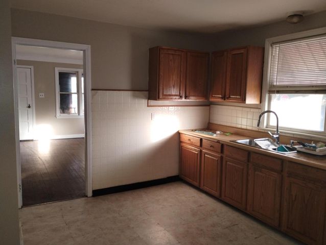 216 Goodell Street, River Rouge, MI 48218