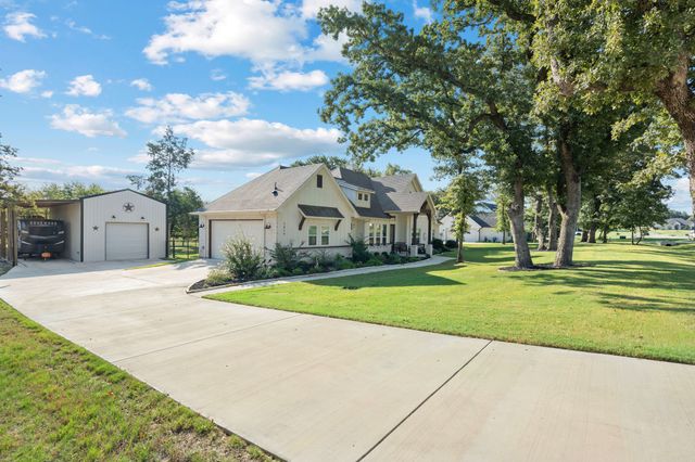 3016 Fossil Oaks Drive, Azle, TX 76020