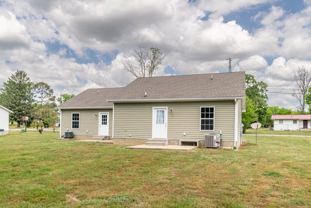 221 Fry Ln, Pulaski, TN 38478