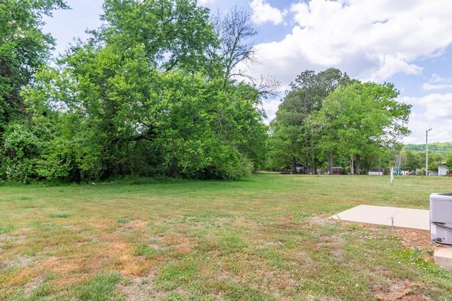 221 Fry Ln, Pulaski, TN 38478