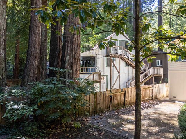 17390 Riverside Dr, Guerneville, CA 95446