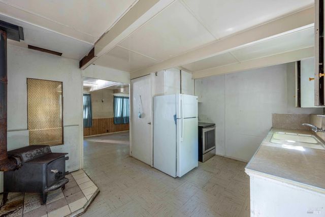 17390 Riverside Dr, Guerneville, CA 95446