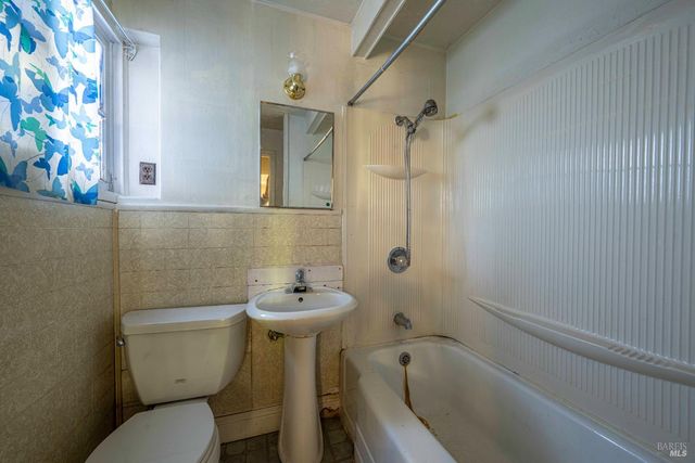 17390 Riverside Dr, Guerneville, CA 95446