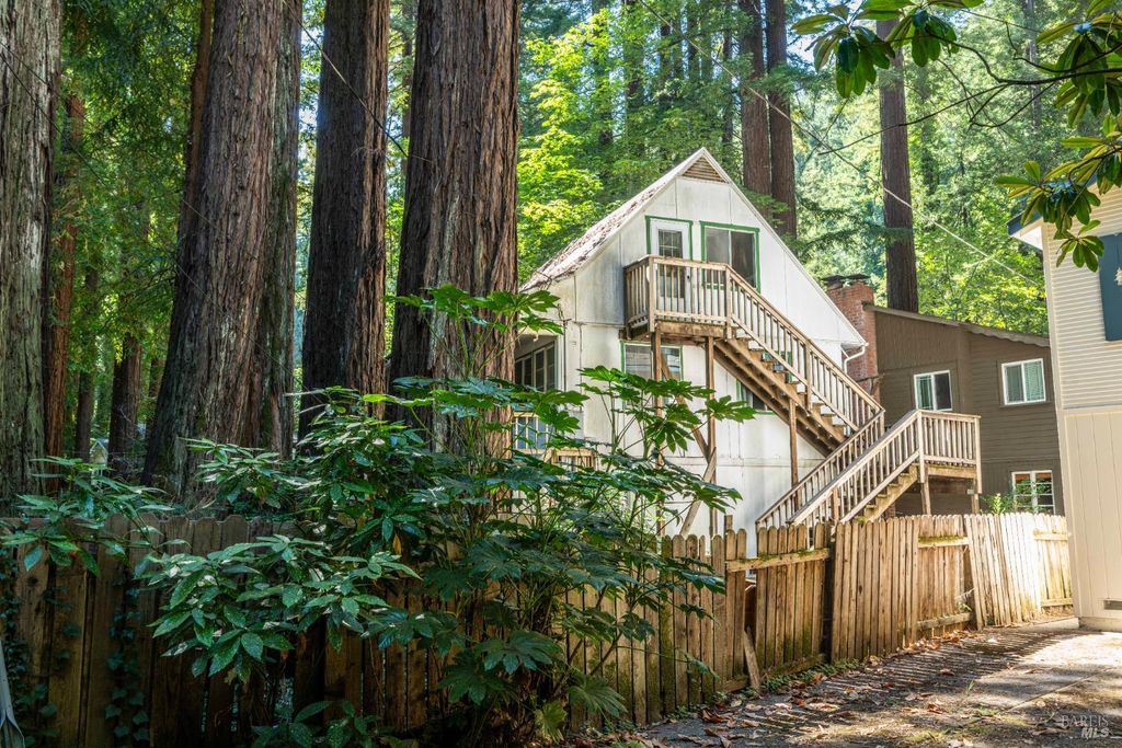 17390 Riverside Dr, Guerneville, CA 95446