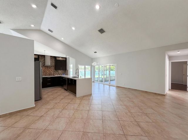 1179 NW 161st Avenue, Pembroke Pines, FL 33028