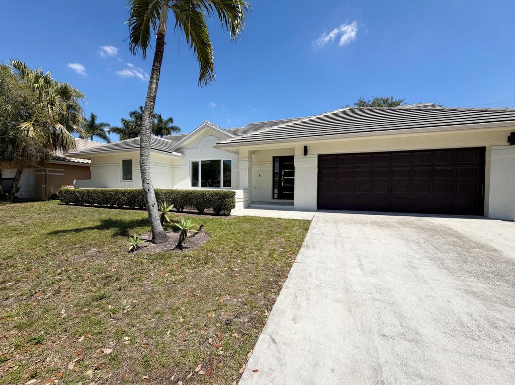 1179 NW 161st Avenue, Pembroke Pines, FL 33028