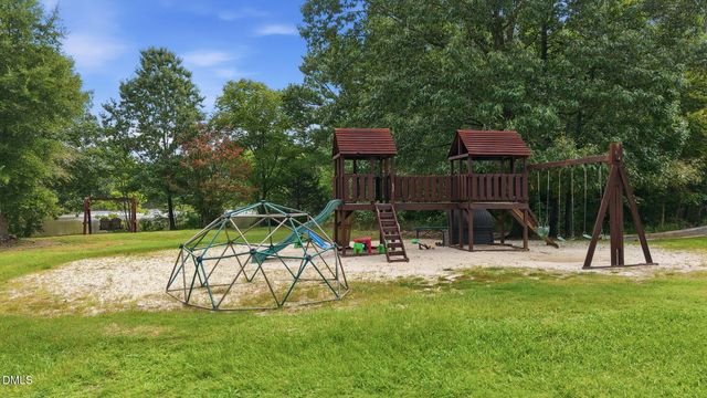 4221 Pin Oak Drive, Durham, NC 27707