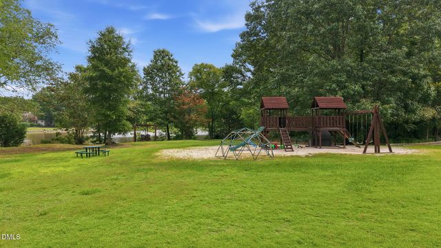4221 Pin Oak Drive, Durham, NC 27707