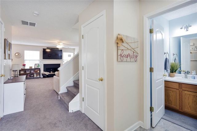417 Red Coat Lane, Woodstock, GA 30188