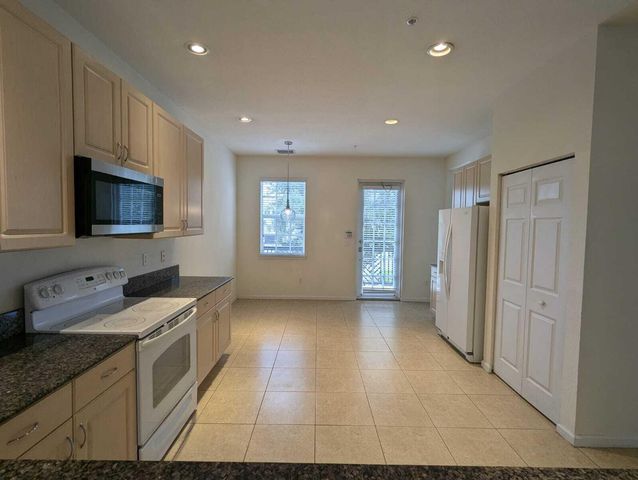 221 Greenwich Circle 208, Jupiter, FL 33458