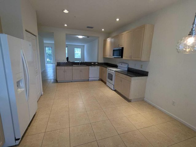 221 Greenwich Circle 208, Jupiter, FL 33458