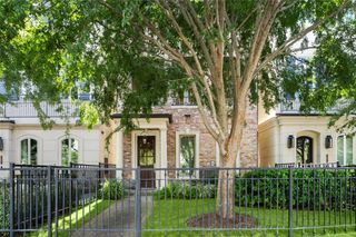 755 Somerset Commons Lane, Houston, TX 77055
