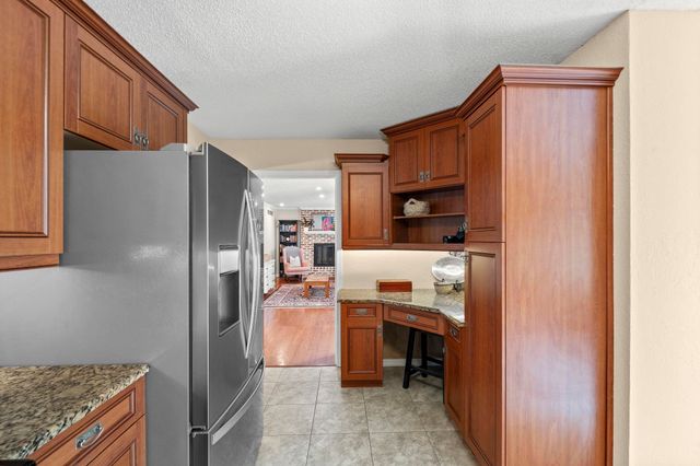 6972 BENT CREEK DR, Germantown, TN 38138