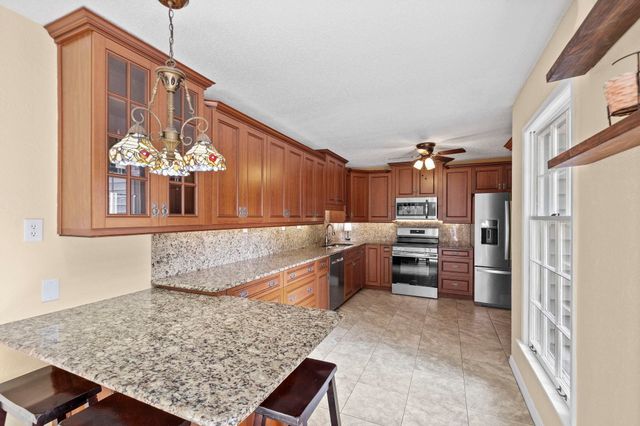6972 BENT CREEK DR, Germantown, TN 38138