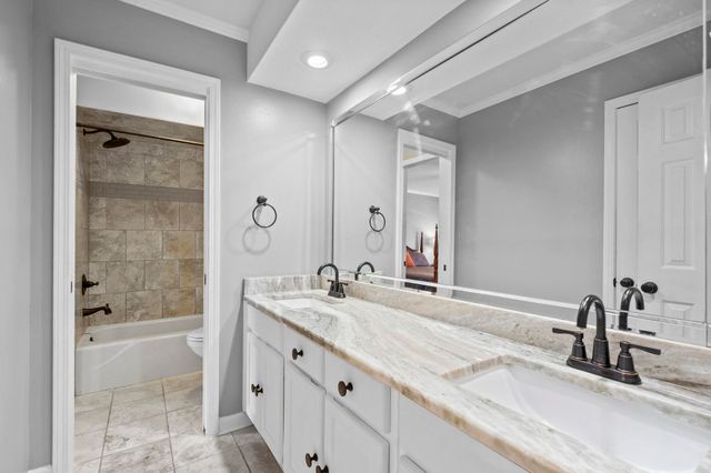 6972 BENT CREEK DR, Germantown, TN 38138
