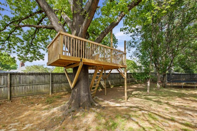6972 BENT CREEK DR, Germantown, TN 38138