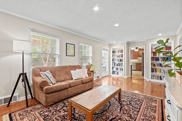 6972 BENT CREEK DR, Germantown, TN 38138