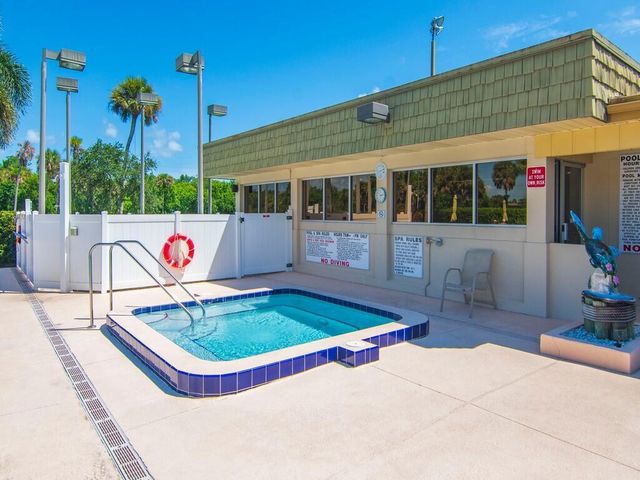 21 Vista Gardens Trail 104, Vero Beach, FL 32962