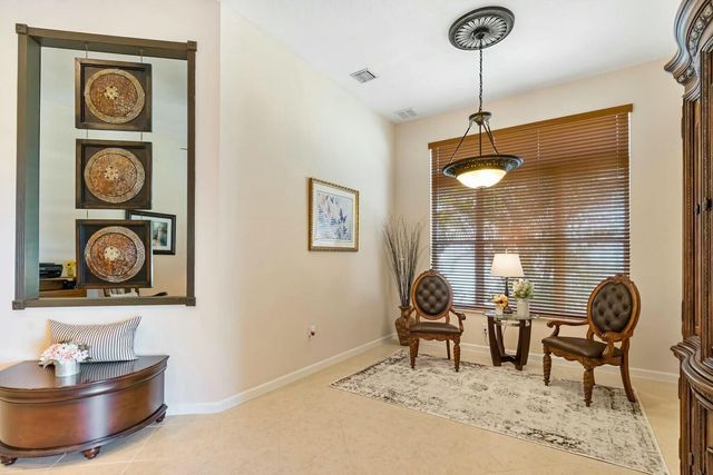 8709 Via Grande E, Wellington, FL 33411