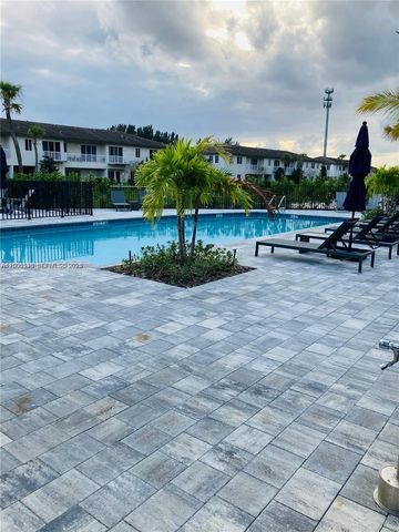 640 Pioneer Way 640, Royal Palm Beach, FL 33411