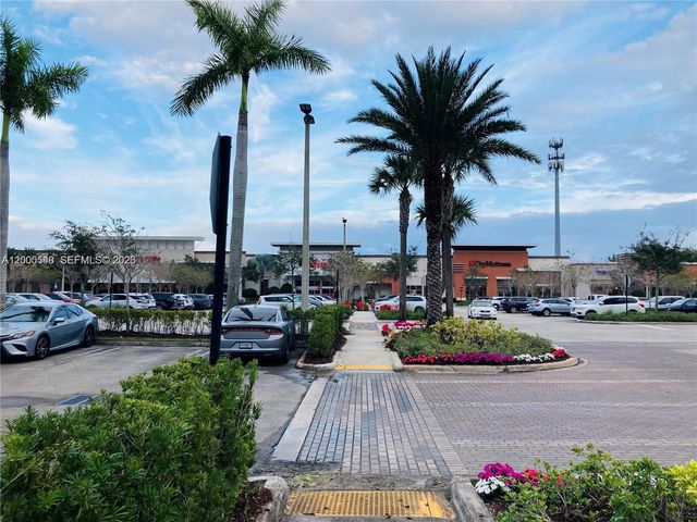 640 Pioneer Way 640, Royal Palm Beach, FL 33411