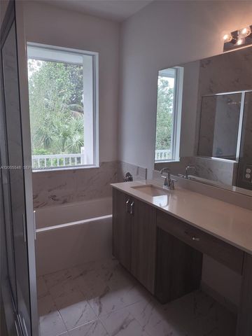 640 Pioneer Way 640, Royal Palm Beach, FL 33411