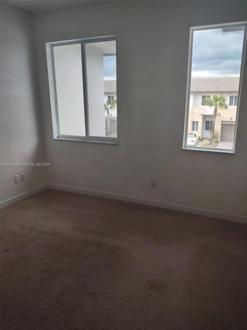 640 Pioneer Way 640, Royal Palm Beach, FL 33411