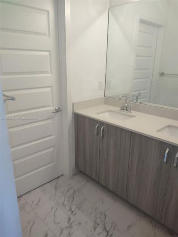 640 Pioneer Way 640, Royal Palm Beach, FL 33411